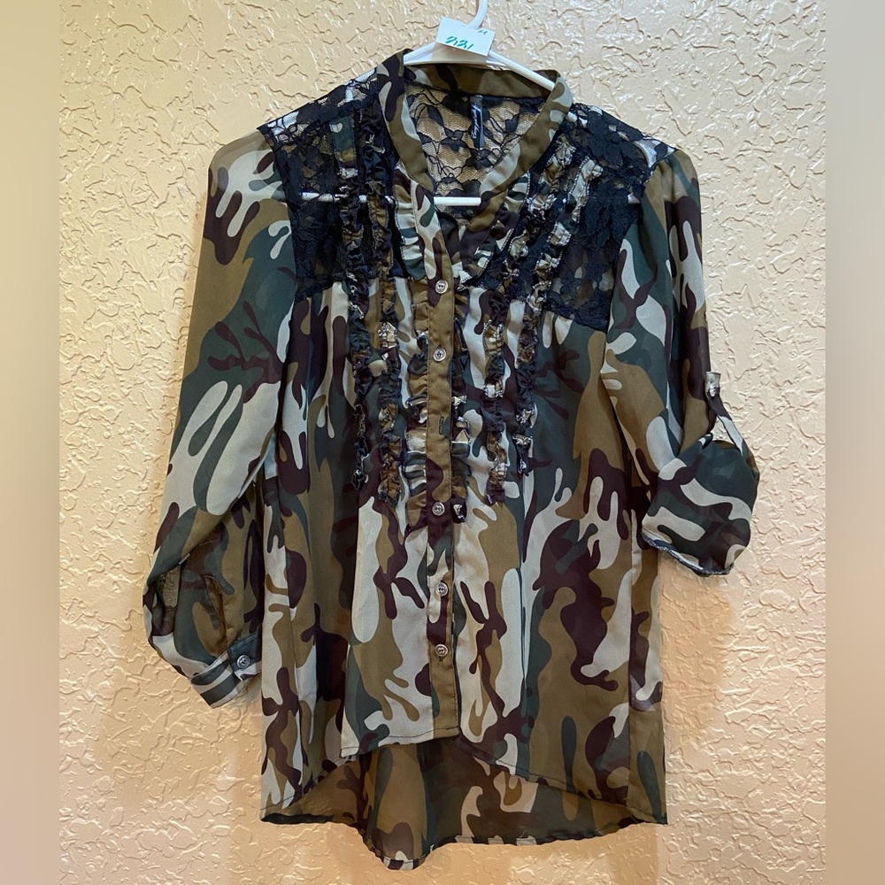 Influence Camouflage High/Low Sleeve Button Blouse